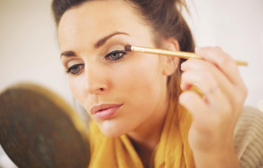 Sminka dig inför festligheter
