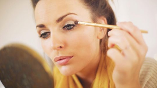 Sminka dig inför festligheter